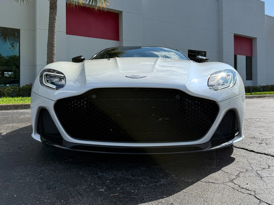 2019 Aston Martin DBS Superleggera - Image 11 of 21