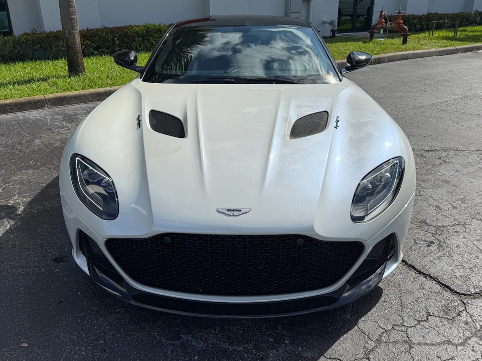 2019 Aston Martin DBS Superleggera - Image 10 of 21