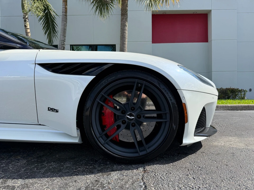 2019 Aston Martin DBS Superleggera - Image 4 of 21