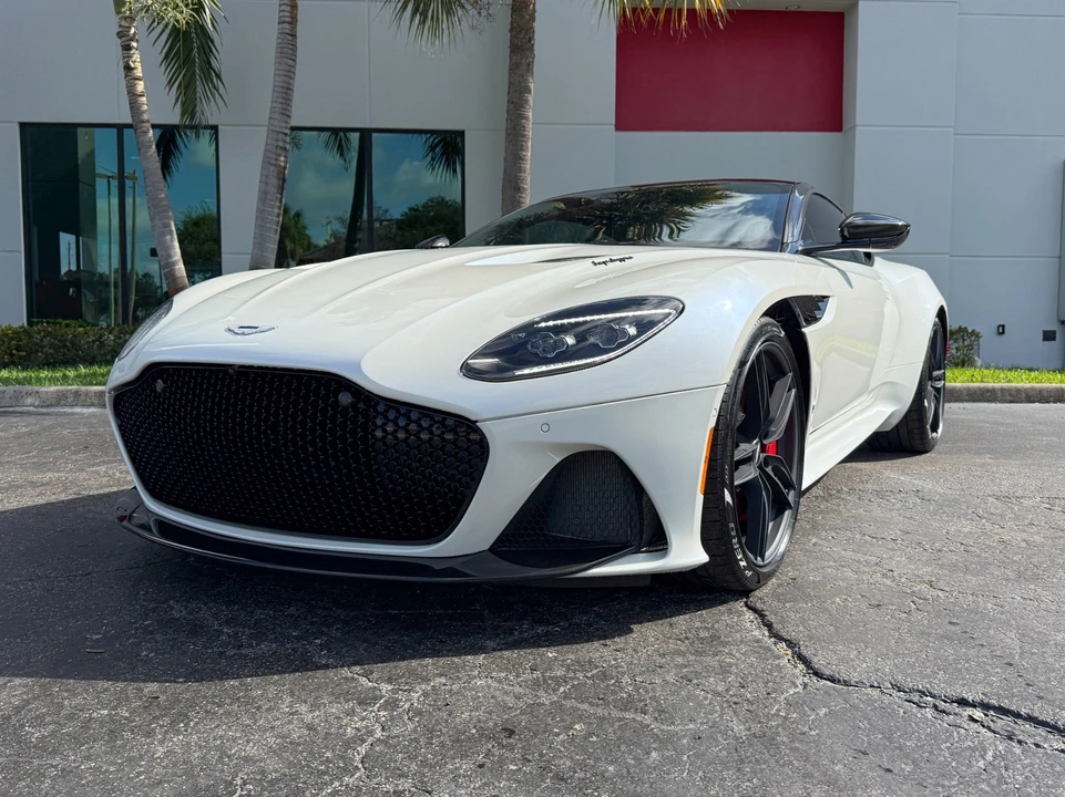 2019 Aston Martin DBS Superleggera - Image 9 of 21