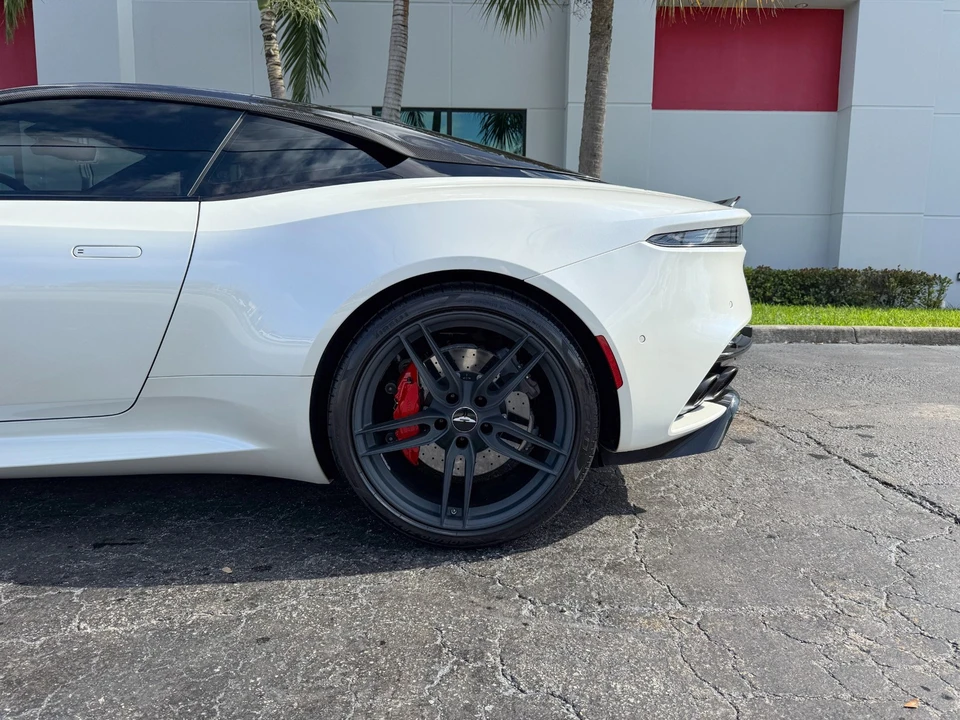 2019 Aston Martin DBS Superleggera - Image 13 of 21