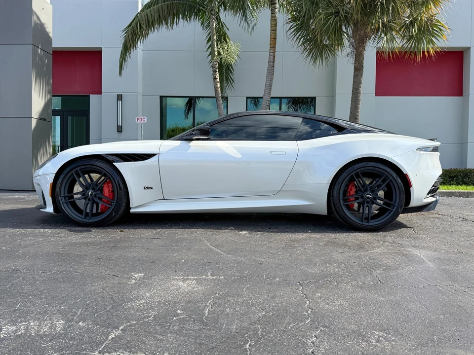 2019 Aston Martin DBS Superleggera - Image 12 of 21