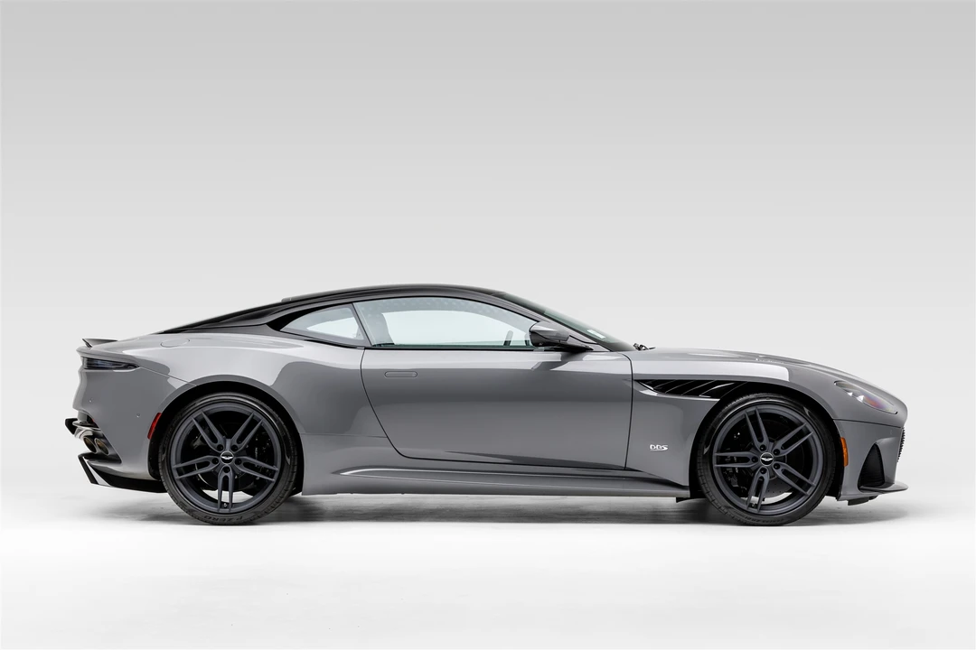 2019 Aston Martin DBS Superleggera - Image 13 of 31