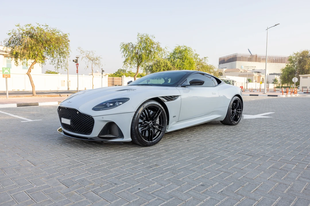 2019 Aston Martin DBS Superleggera - Image 10 of 31