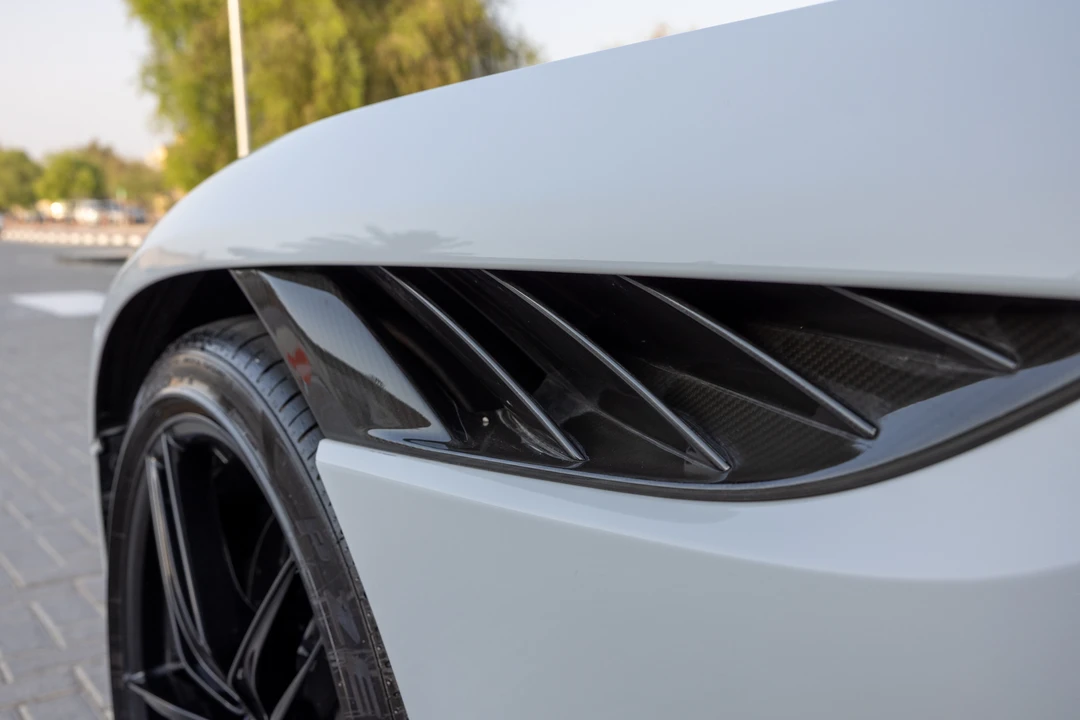 2019 Aston Martin DBS Superleggera - Image 22 of 31