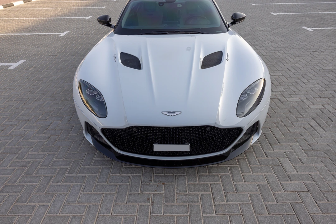 2019 Aston Martin DBS Superleggera - Image 12 of 31
