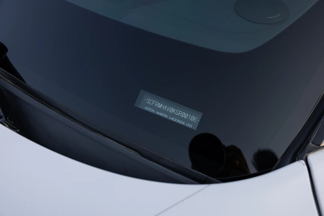 2019 Aston Martin DBS Superleggera - Image 15 of 31