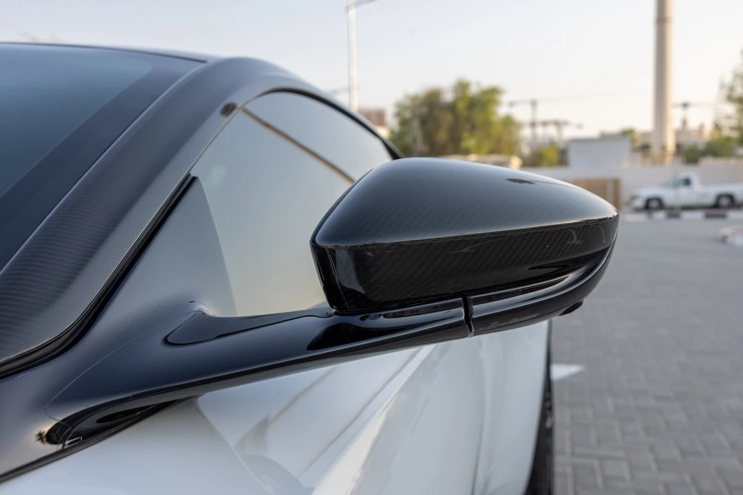 2019 Aston Martin DBS Superleggera - Image 25 of 31