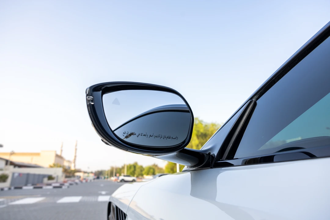 2019 Aston Martin DBS Superleggera - Image 27 of 31
