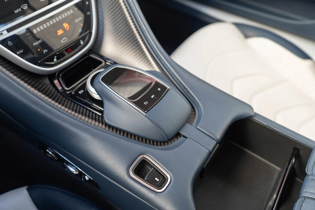 2019 Aston Martin DBS Superleggera - Image 23 of 31
