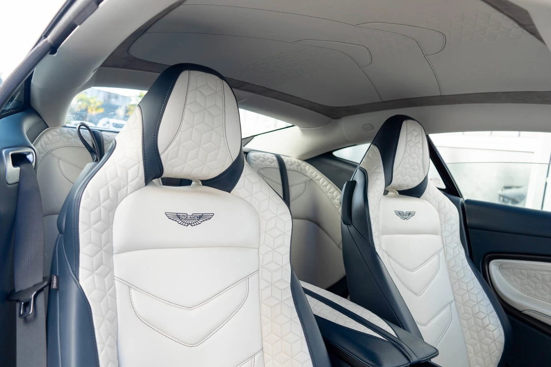 2019 Aston Martin DBS Superleggera - Image 30 of 31