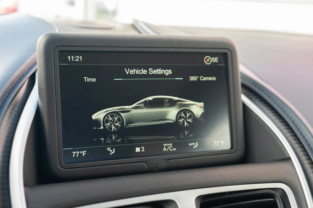 2019 Aston Martin DBS Superleggera - Image 19 of 31