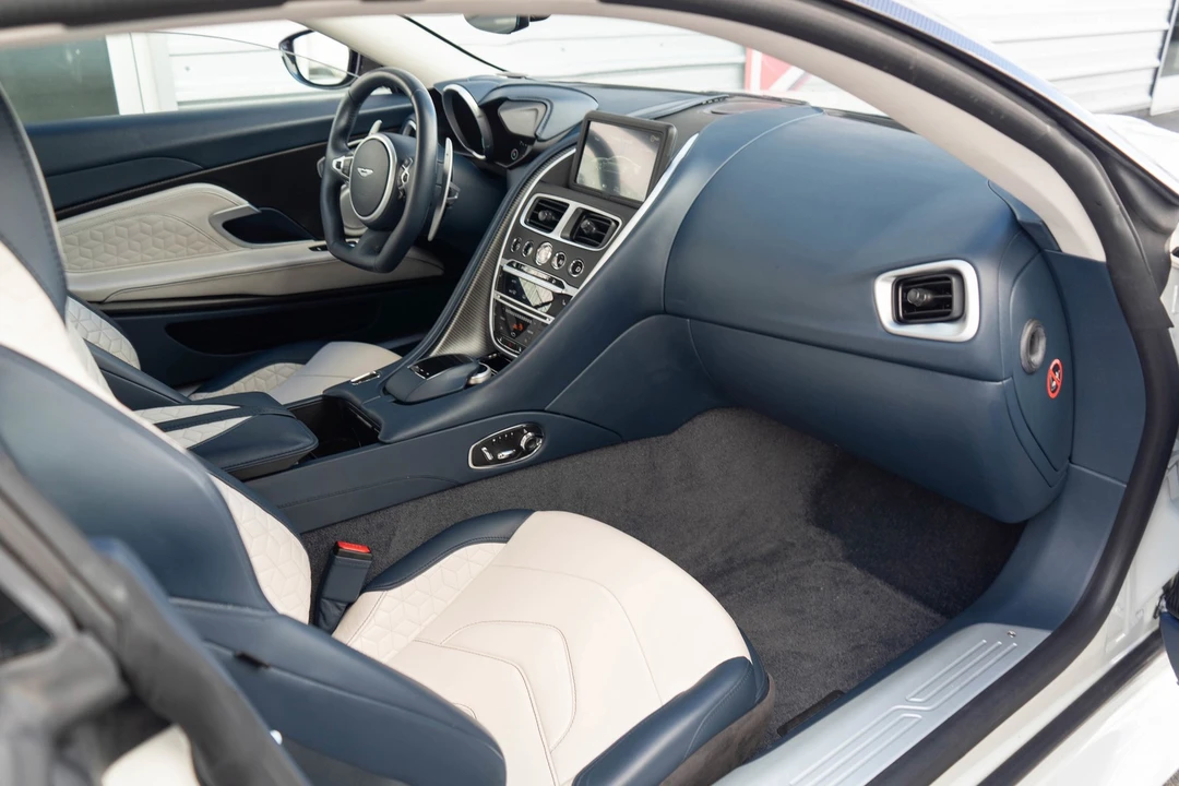 2019 Aston Martin DBS Superleggera - Image 26 of 31