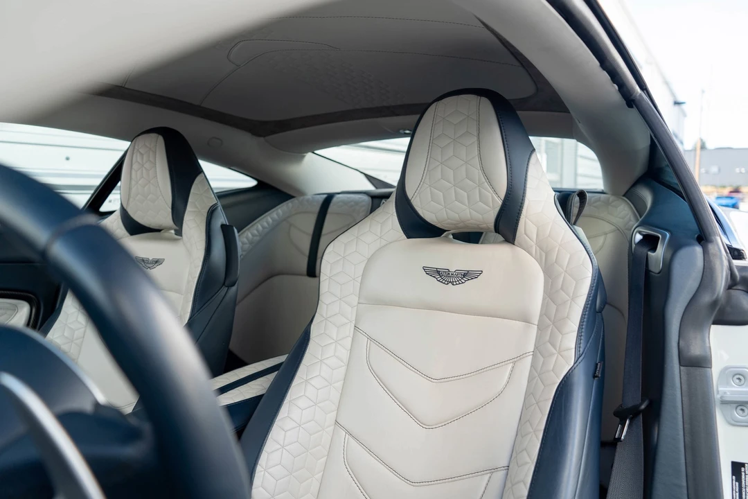 2019 Aston Martin DBS Superleggera - Image 11 of 31