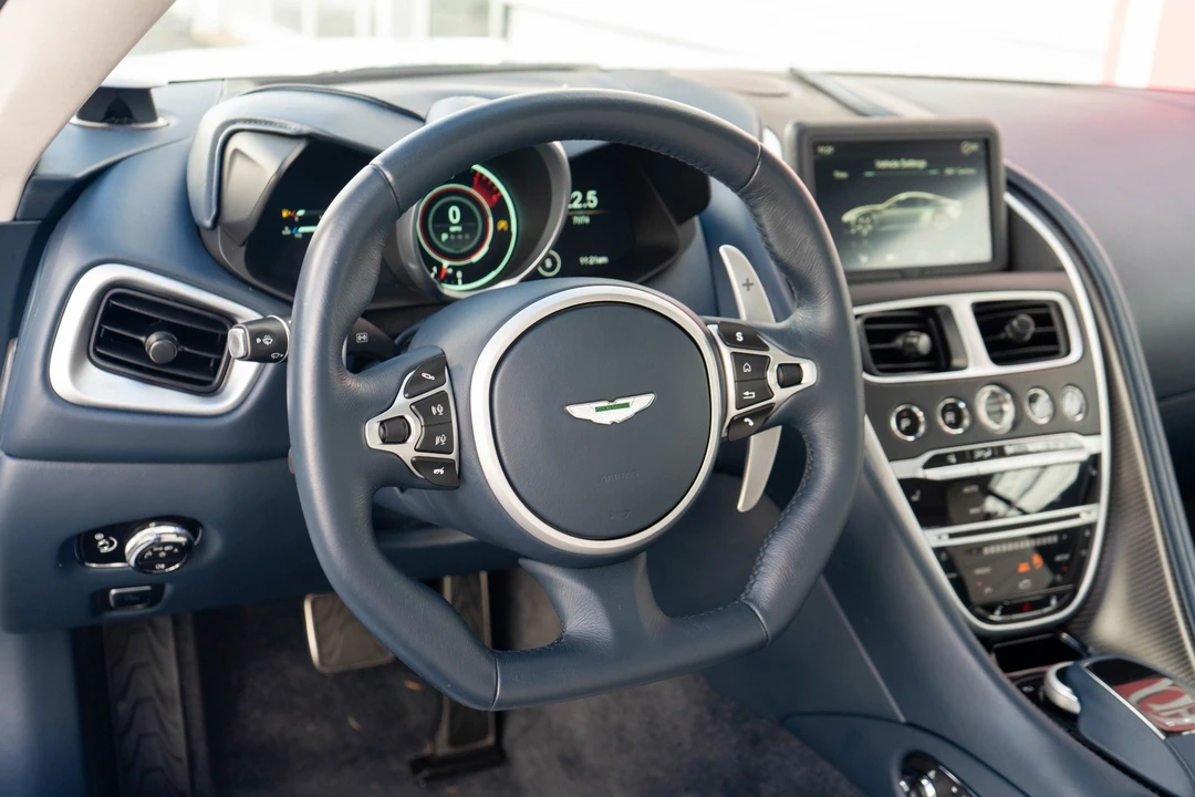 2019 Aston Martin DBS Superleggera - Image 9 of 31