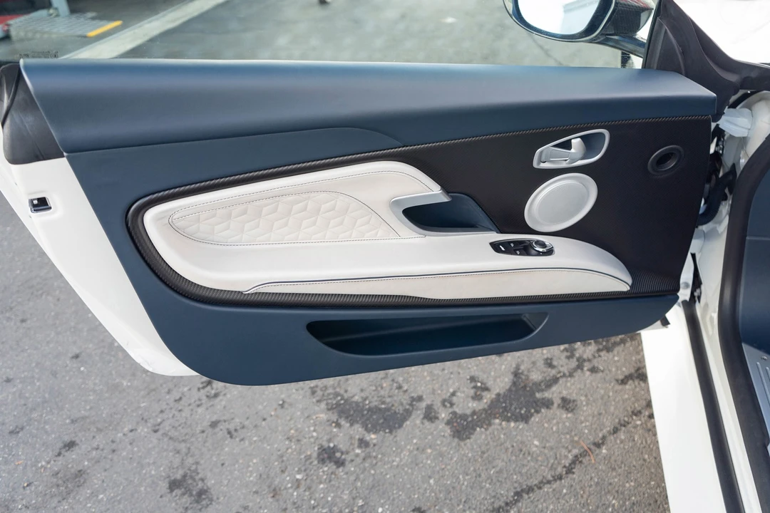 2019 Aston Martin DBS Superleggera - Image 13 of 31