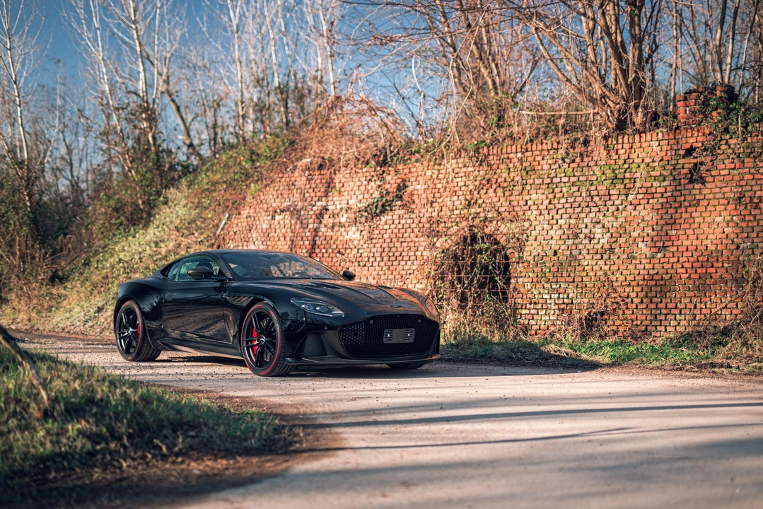 2019 Aston Martin DBS Superleggera - Image 3 of 31