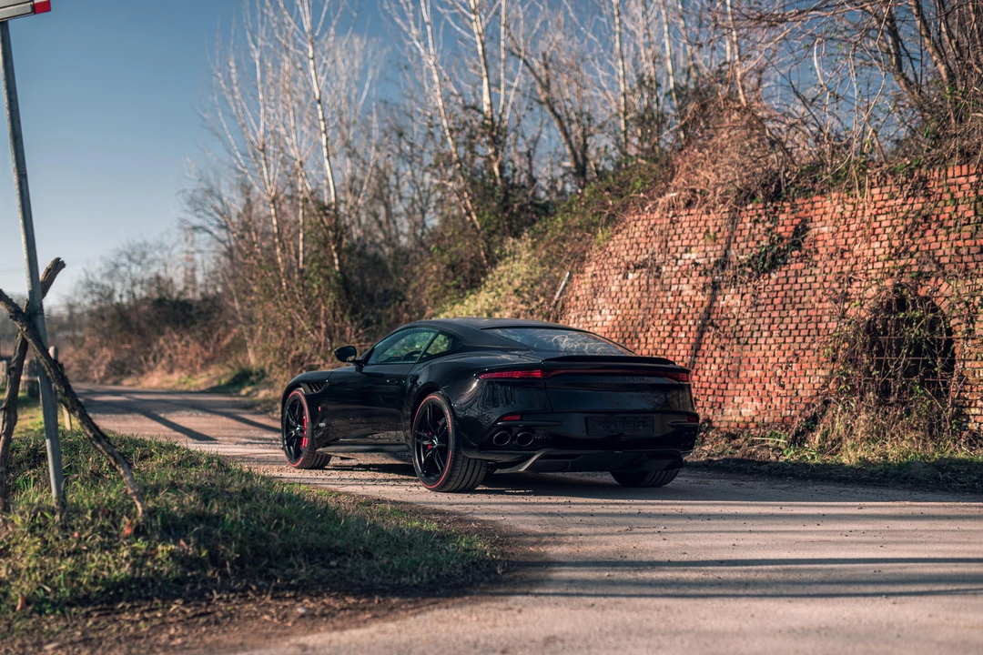 2019 Aston Martin DBS Superleggera - Image 7 of 31