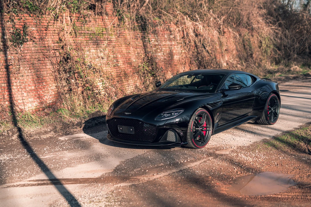 2019 Aston Martin DBS Superleggera - Image 12 of 31