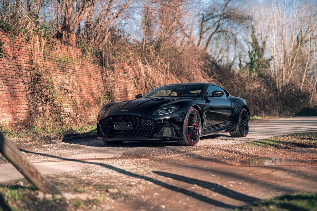 2019 Aston Martin DBS Superleggera - Image 9 of 31