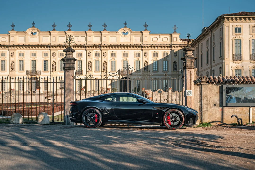 2019 Aston Martin DBS Superleggera - Image 20 of 31