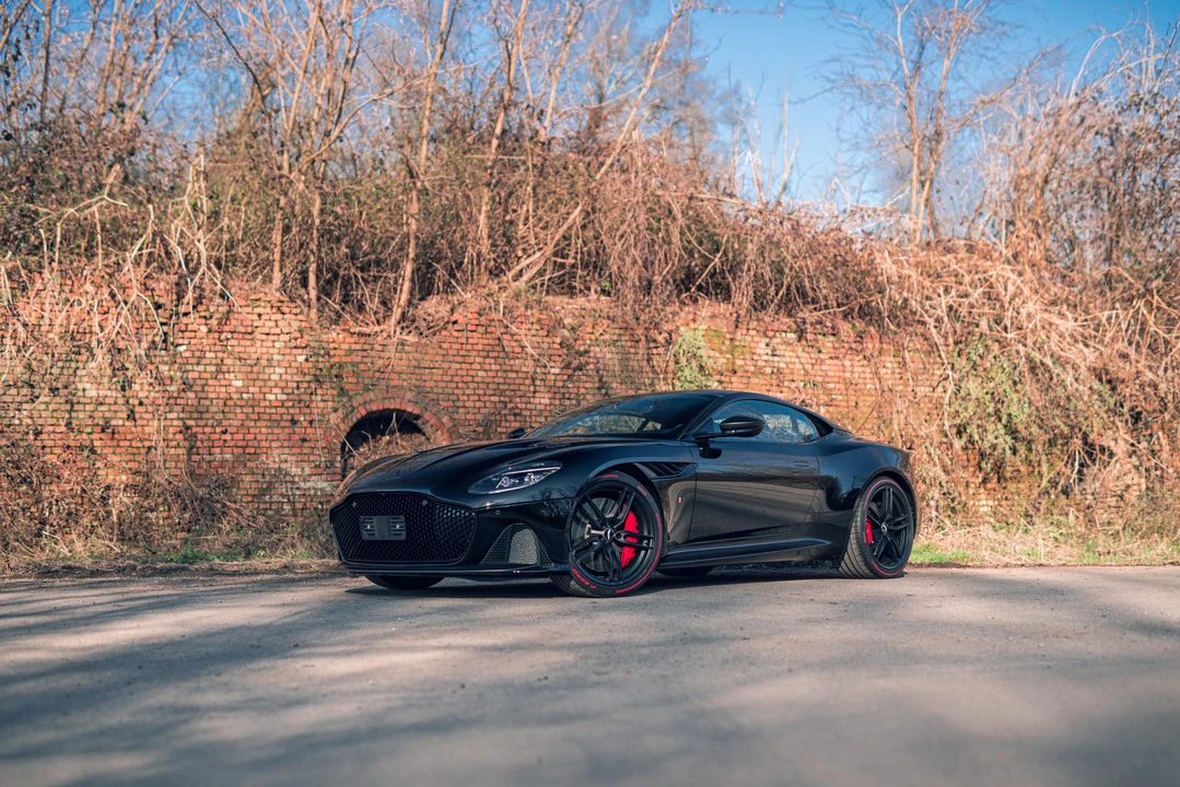 2019 Aston Martin DBS Superleggera - Image 16 of 31