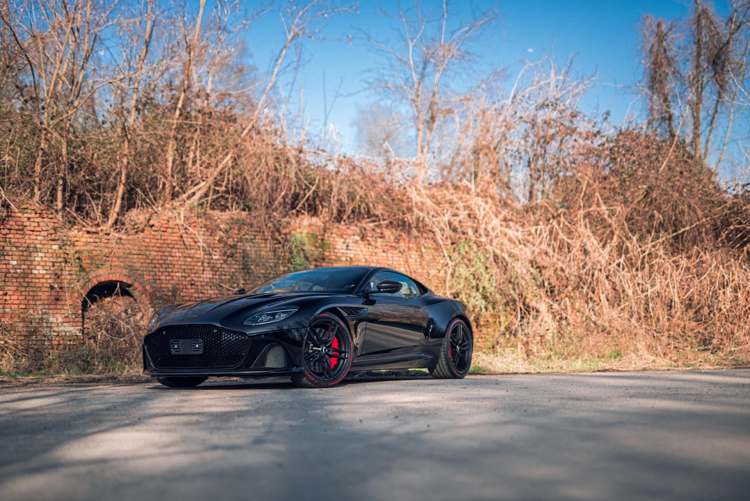 2019 Aston Martin DBS Superleggera - Image 18 of 31