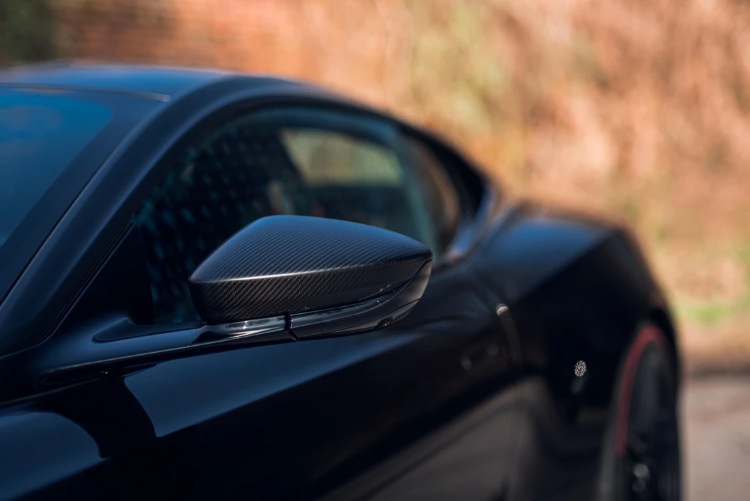2019 Aston Martin DBS Superleggera - Image 28 of 31