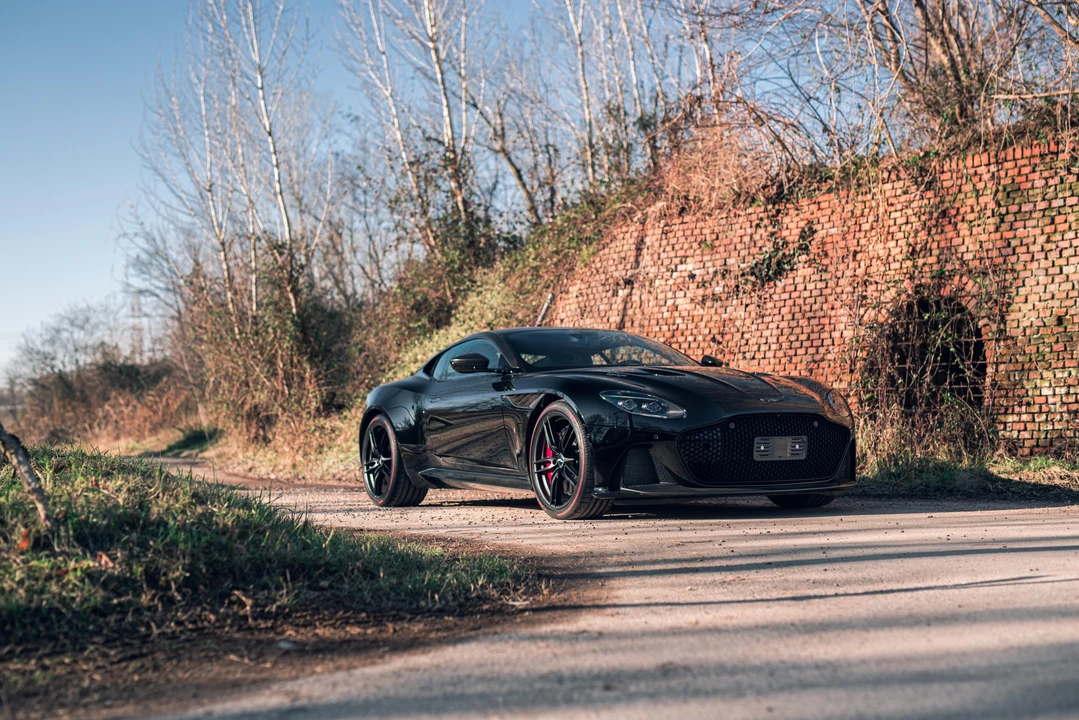 2019 Aston Martin DBS Superleggera - Image 10 of 31