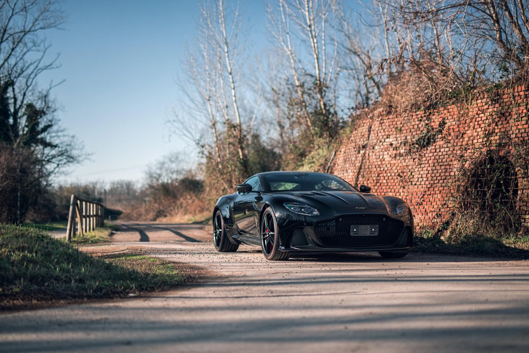 2019 Aston Martin DBS Superleggera - Image 2 of 31