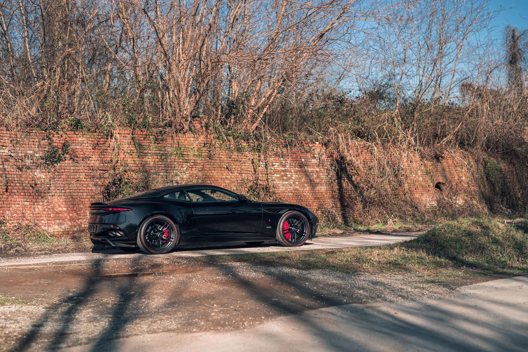 2019 Aston Martin DBS Superleggera - Image 22 of 31