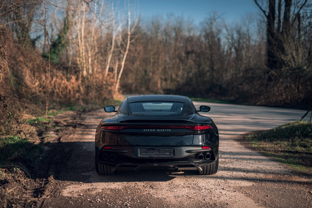2019 Aston Martin DBS Superleggera - Image 6 of 31