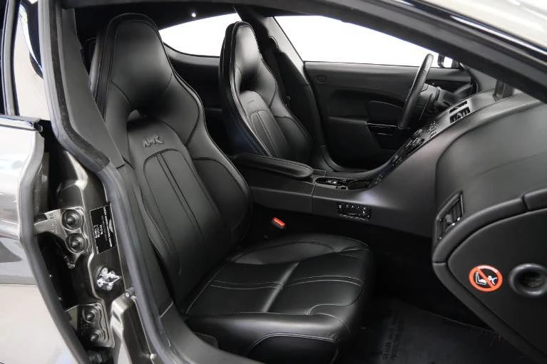 2019 Aston Martin Rapide - Image 10 of 15