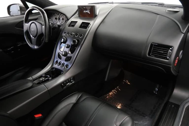 2019 Aston Martin Rapide - Image 8 of 15
