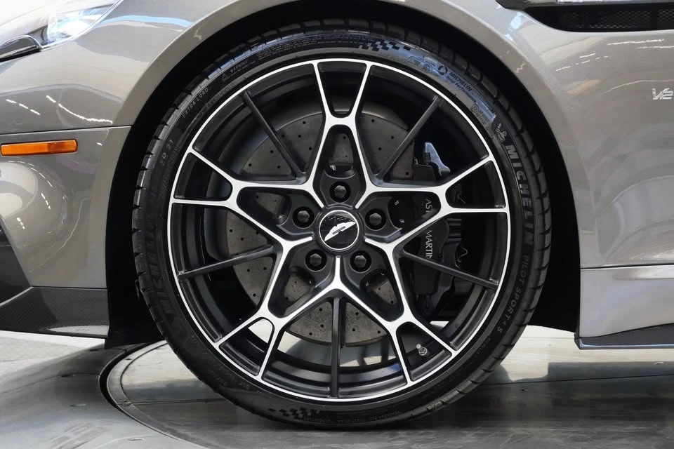 2019 Aston Martin Rapide - Image 5 of 15