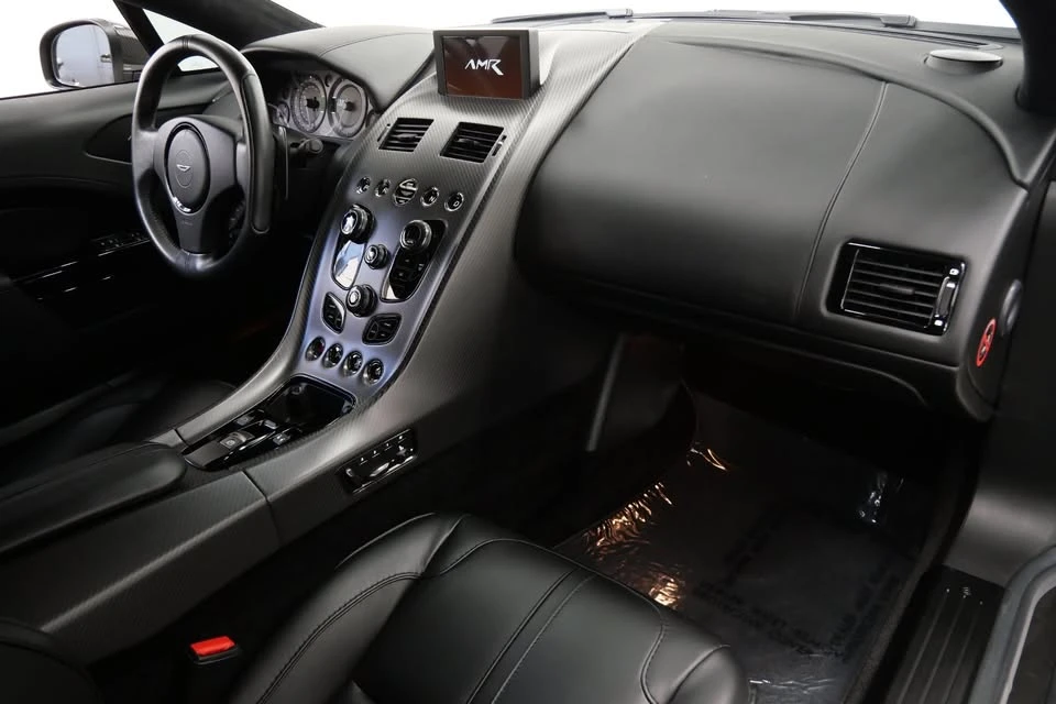 2019 Aston Martin Rapide - Image 9 of 15
