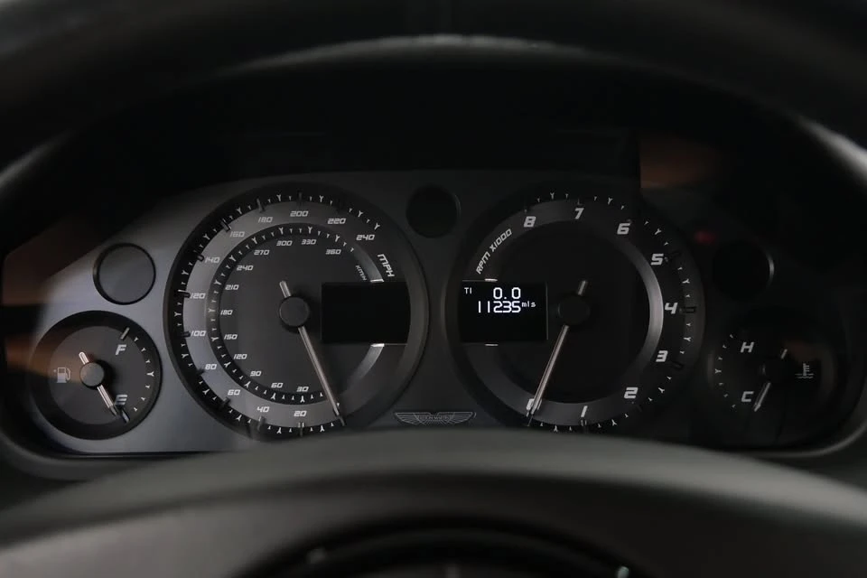 2019 Aston Martin Rapide - Image 14 of 15