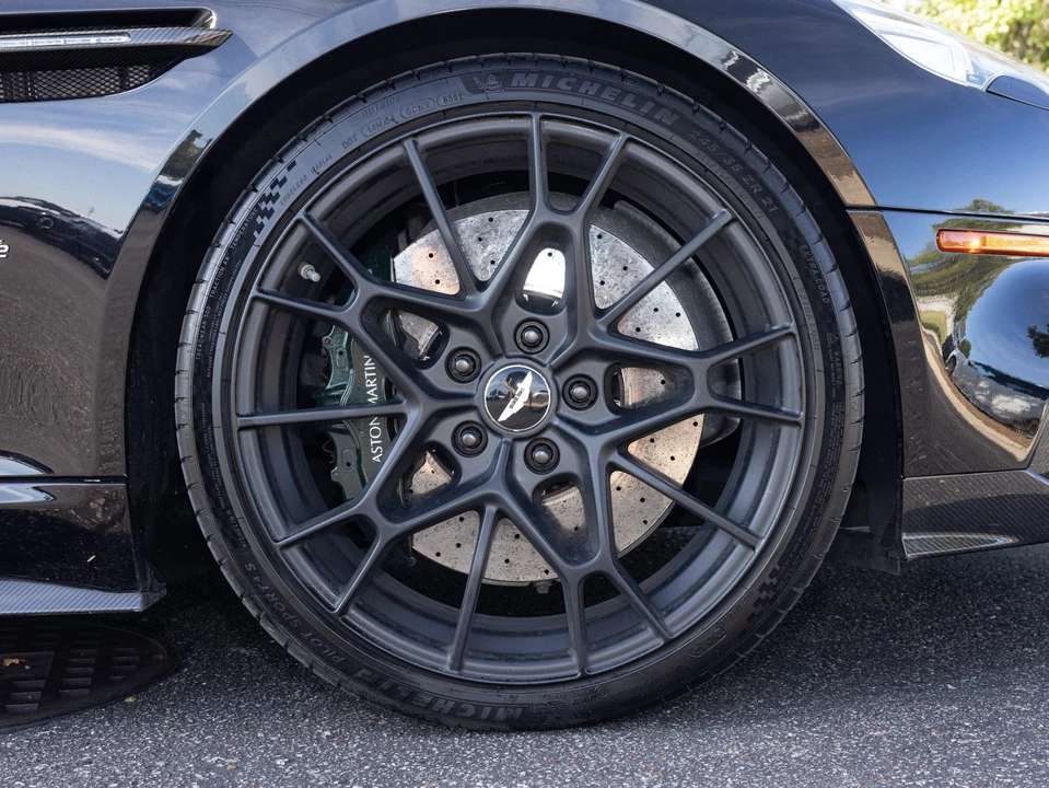 2019 Aston Martin Rapide - Image 22 of 31