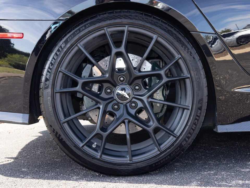 2019 Aston Martin Rapide - Image 23 of 31