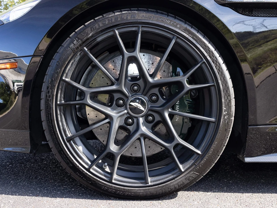 2019 Aston Martin Rapide - Image 25 of 31