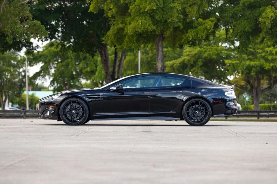 2019 Aston Martin Rapide - Image 2 of 31