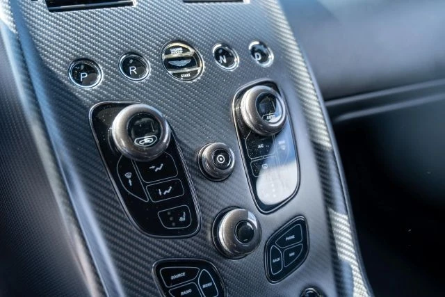 2019 Aston Martin Rapide - Image 20 of 21