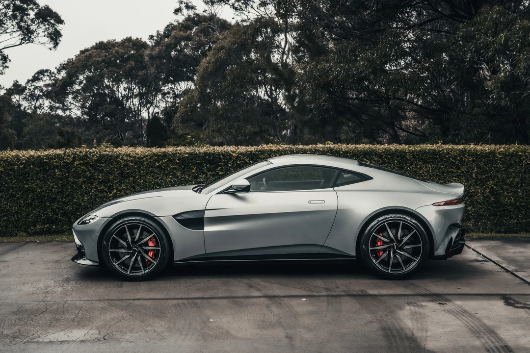 2018 Aston Martin V8 Vantage (2019+) - Image 12 of 31