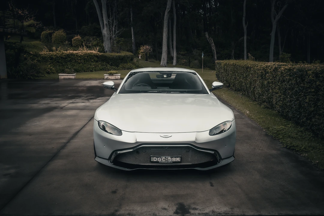 2018 Aston Martin V8 Vantage (2019+) - Image 2 of 31