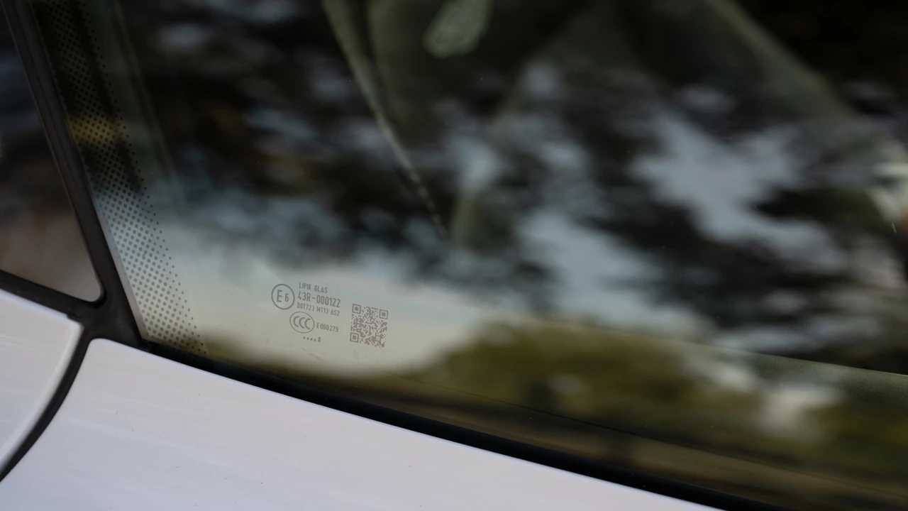 2019 Aston Martin V8 Vantage (2019+) - Image 29 of 31