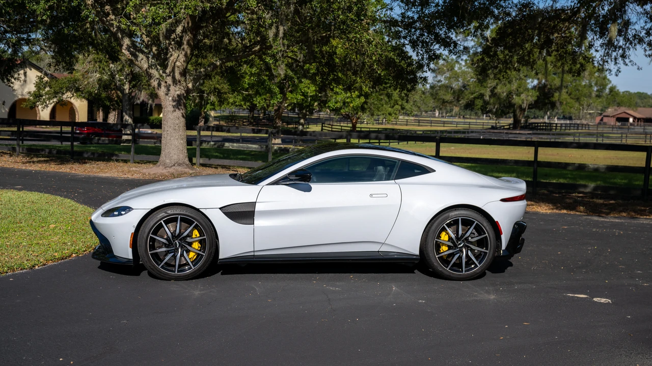 2019 Aston Martin V8 Vantage (2019+) - Image 9 of 31