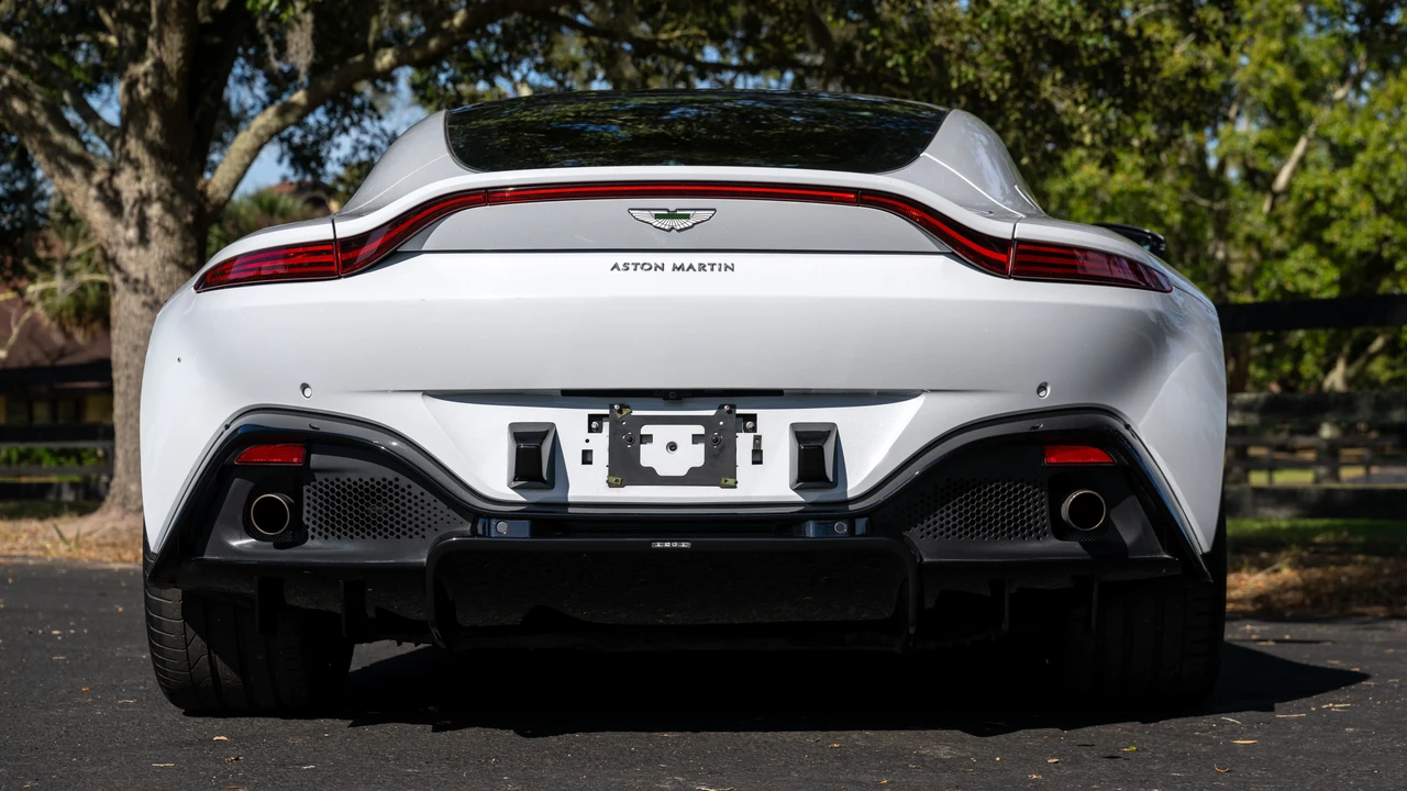 2019 Aston Martin V8 Vantage (2019+) - Image 7 of 31