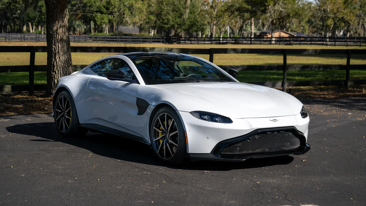 2019 Aston Martin V8 Vantage (2019+) - Image 4 of 31