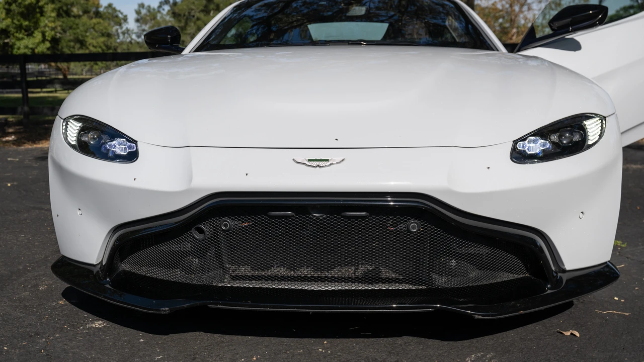 2019 Aston Martin V8 Vantage (2019+) - Image 10 of 31
