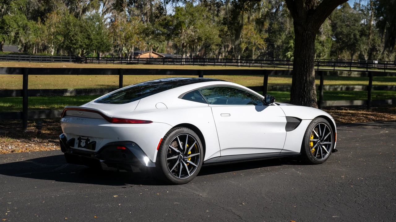 2019 Aston Martin V8 Vantage (2019+) - Image 6 of 31